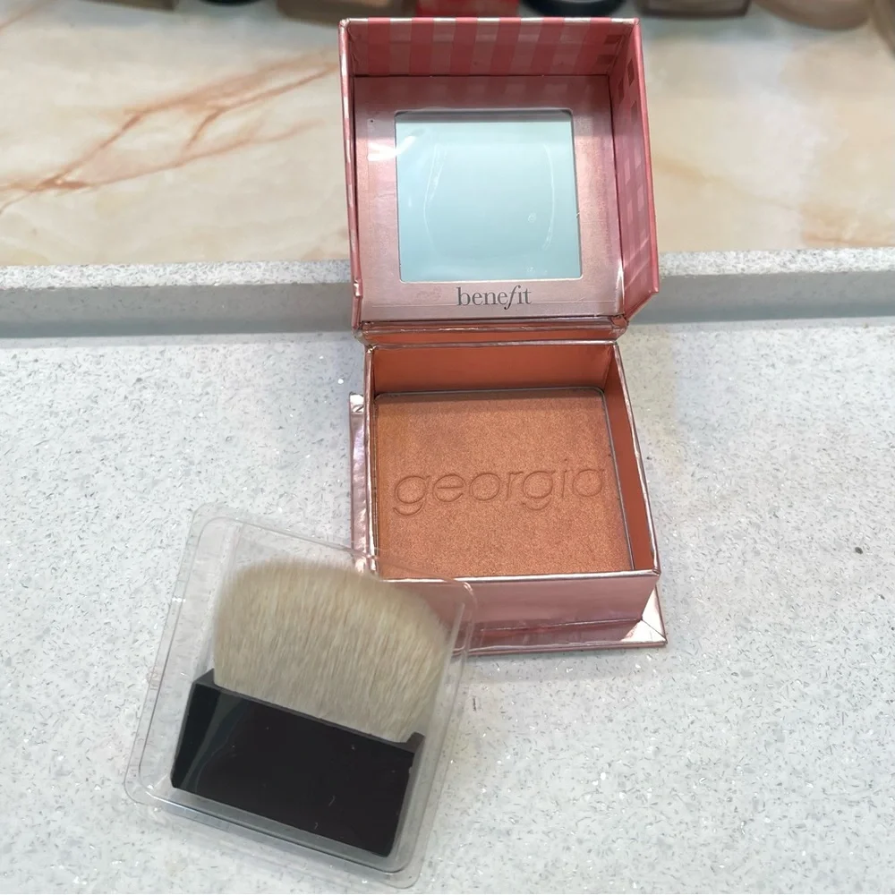 VAULTED ~ benefit ~ ‘GEORGIA’ Golden Peach Blush Blush Couleur Pêche Dorée ~ NIB